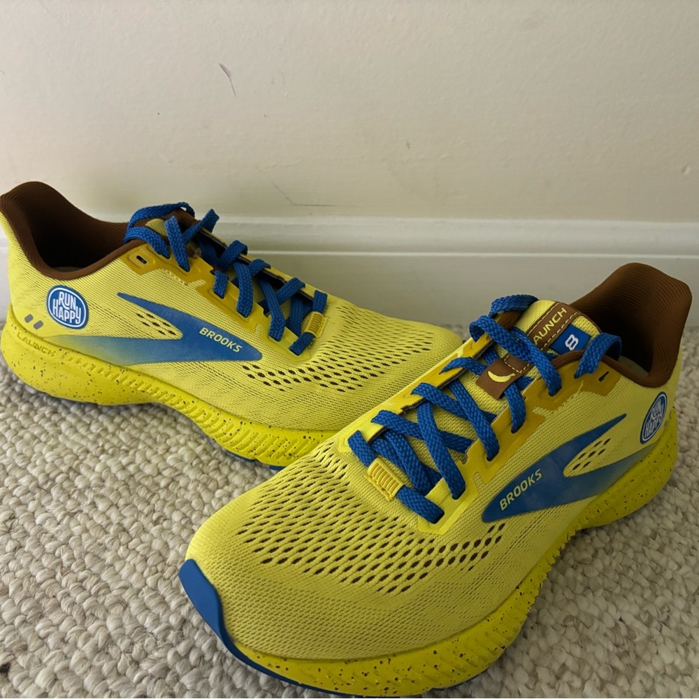 Women’s Brooks Launch 8 running shoes